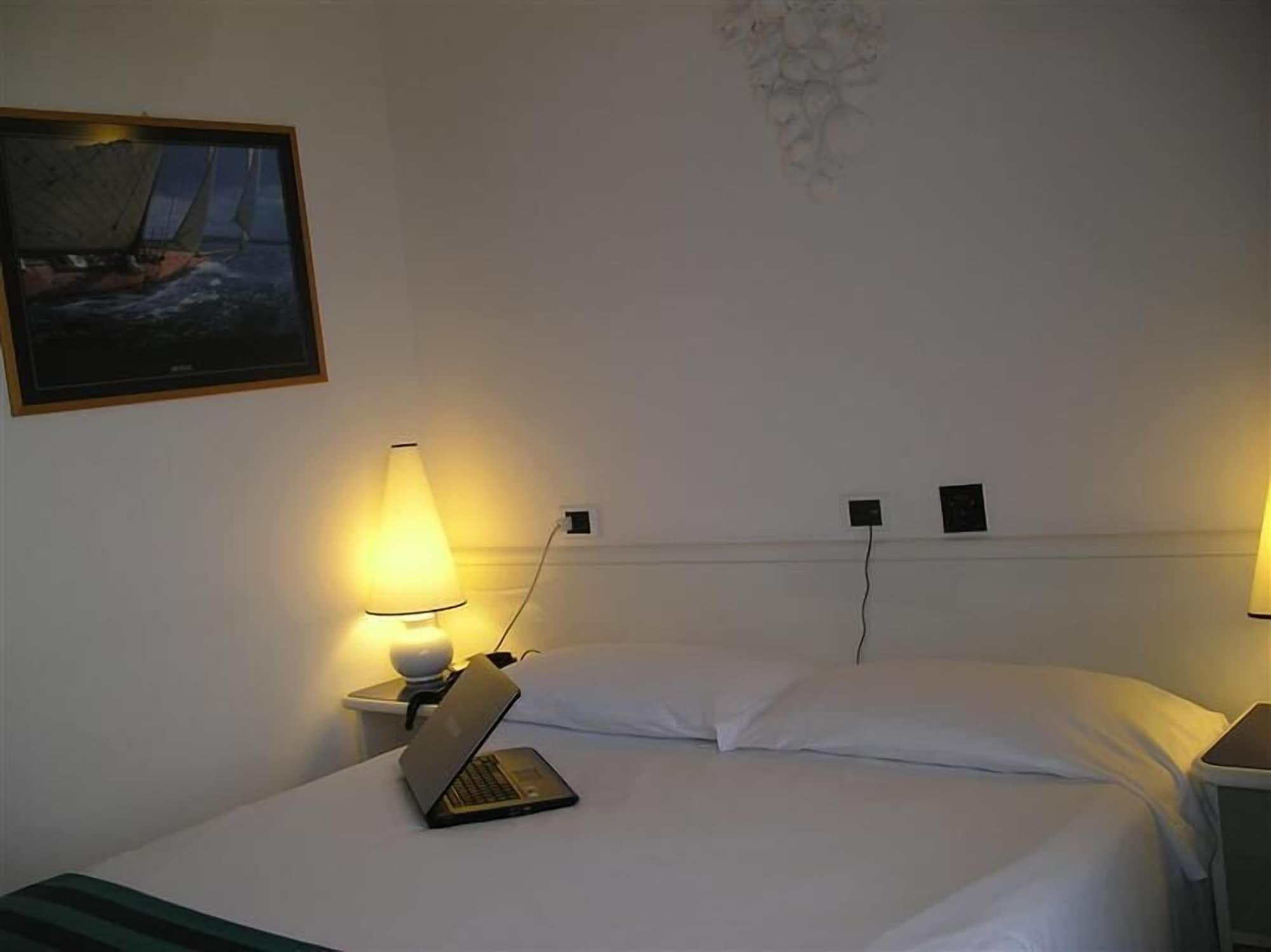 Hotel Luxor ريميني المظهر الخارجي الصورة